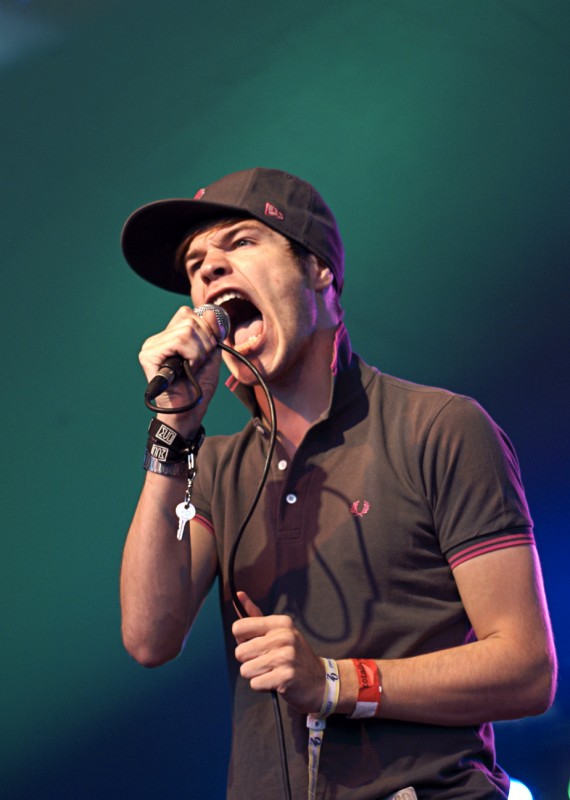 Beach Break Live festival photography Man screaming into microphone